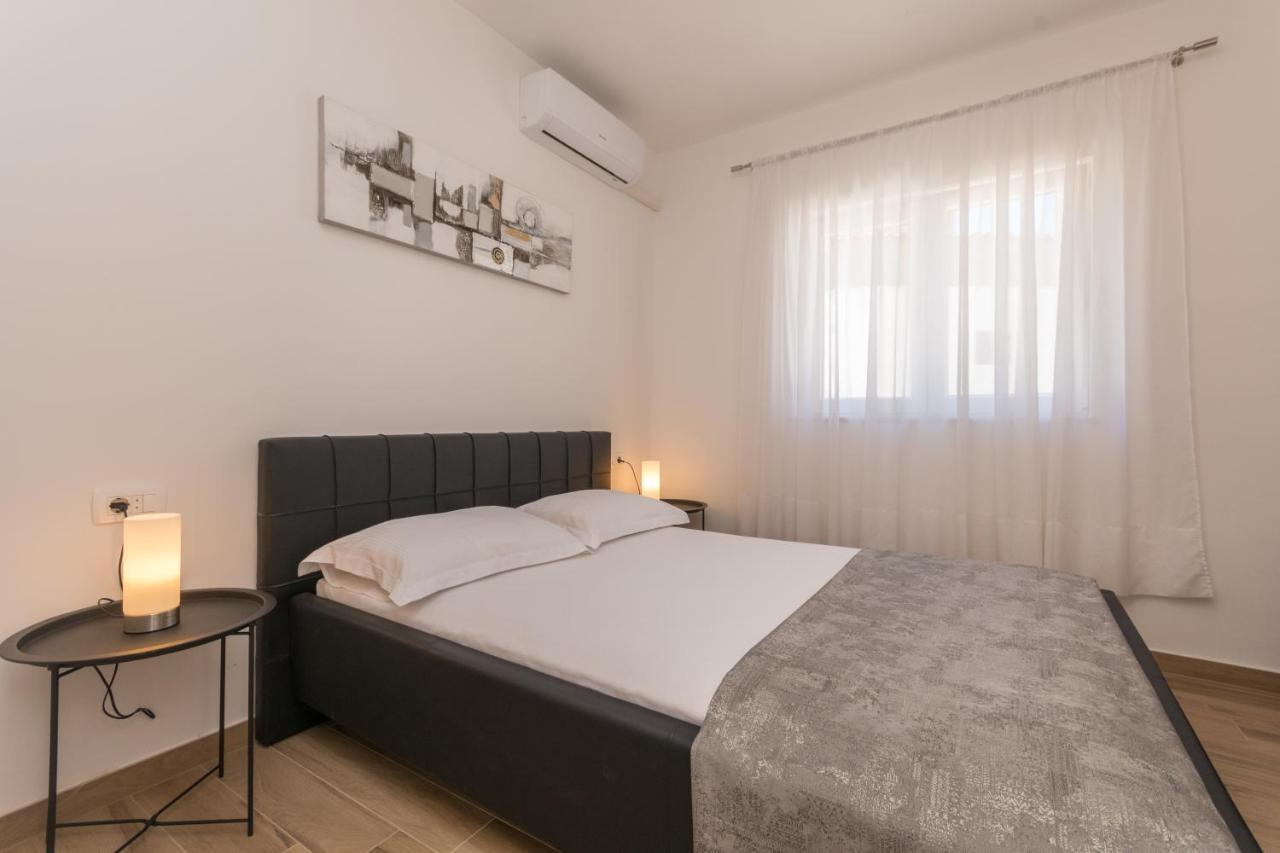 Apartmani Bonaca - 10M To The Sea เกรบัชติซา ภายนอก รูปภาพ